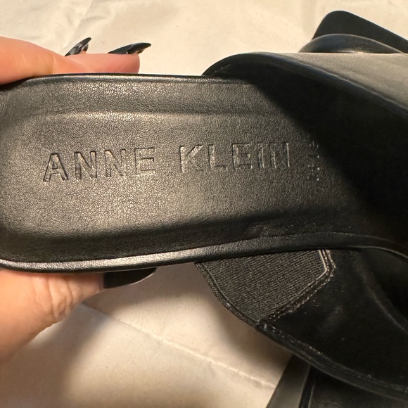 Anne Klein wedge slip on. - Picture 3 of 6